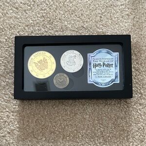 Warner Bros. Harry Potter coins Black Display Case